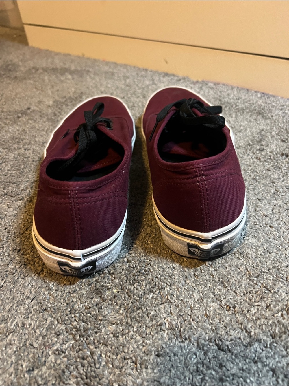 Vans Men’s Low-Top Canvas Sneakers in Burgundy with Black Laces - Picture 2 of 7